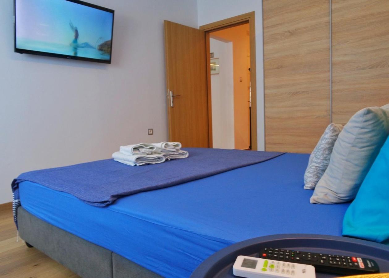 Royal Blue Grand No 3 *