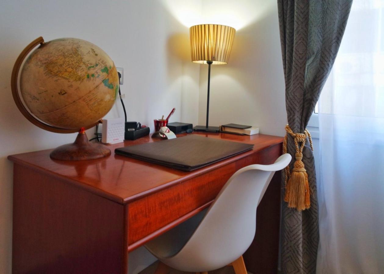 Royal Blue Grand No 3 Piraeus