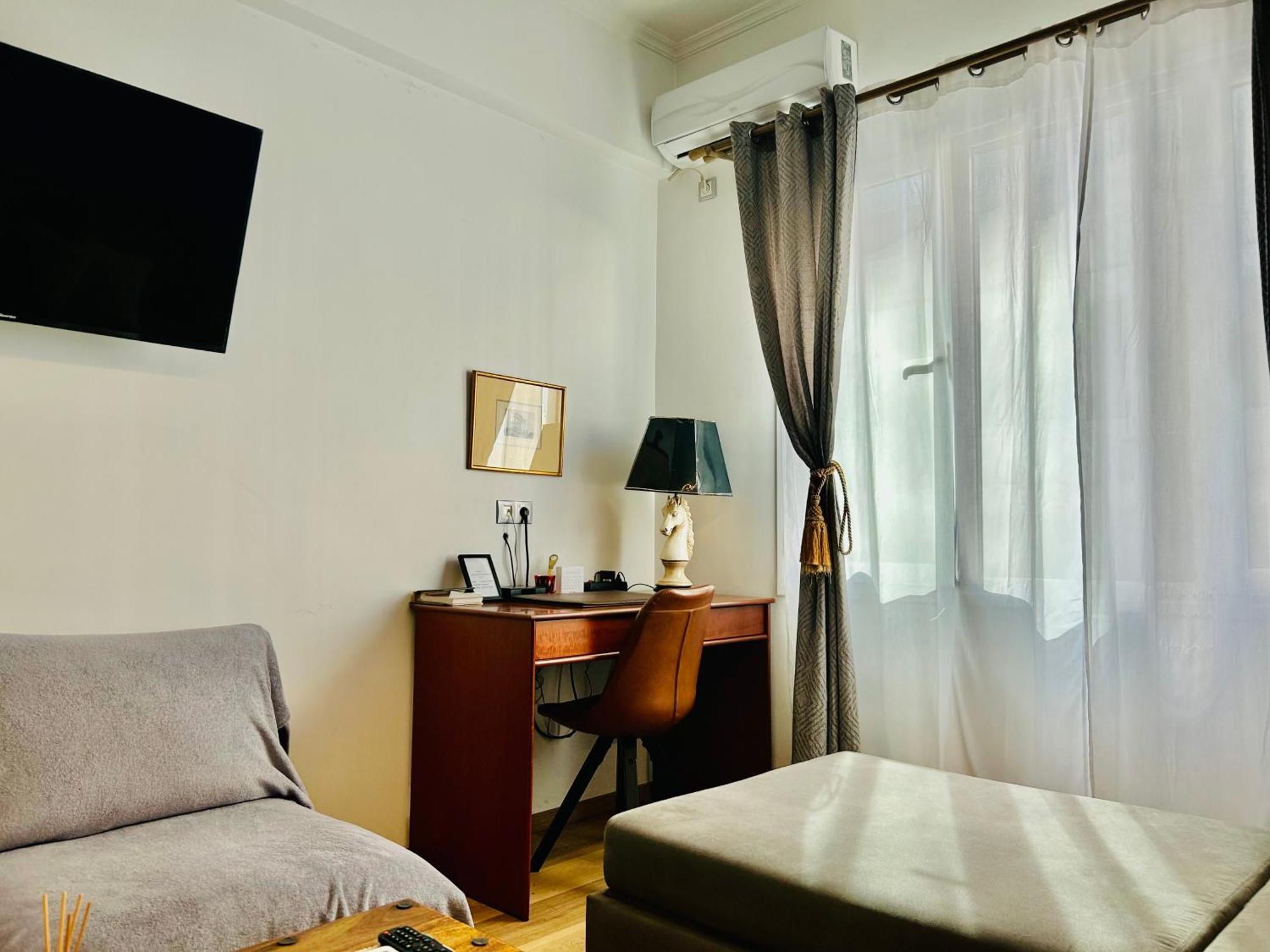 Royal Blue Grand No 3 Piraeus